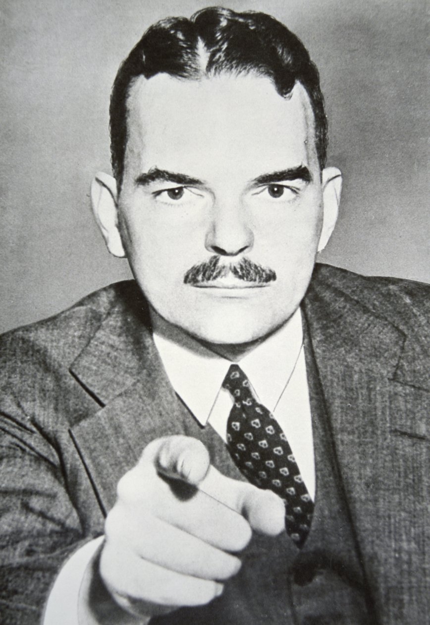 توماس إي ديوي (1909-1971) (b / w photo) بواسطة مصور أمريكي