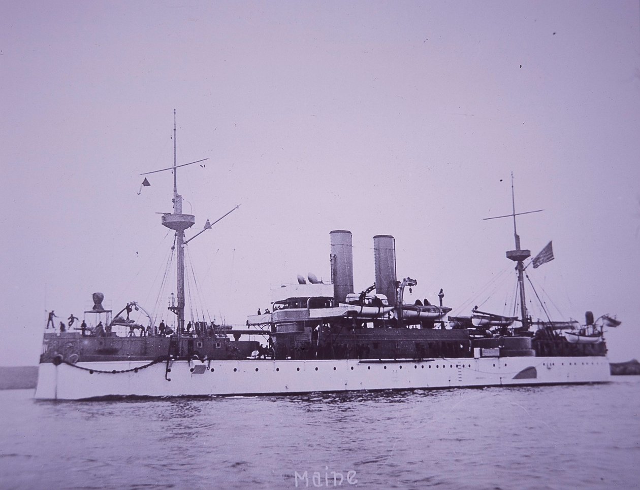 USS Maine, later sunk in Havana harbor بواسطة مصور أمريكي