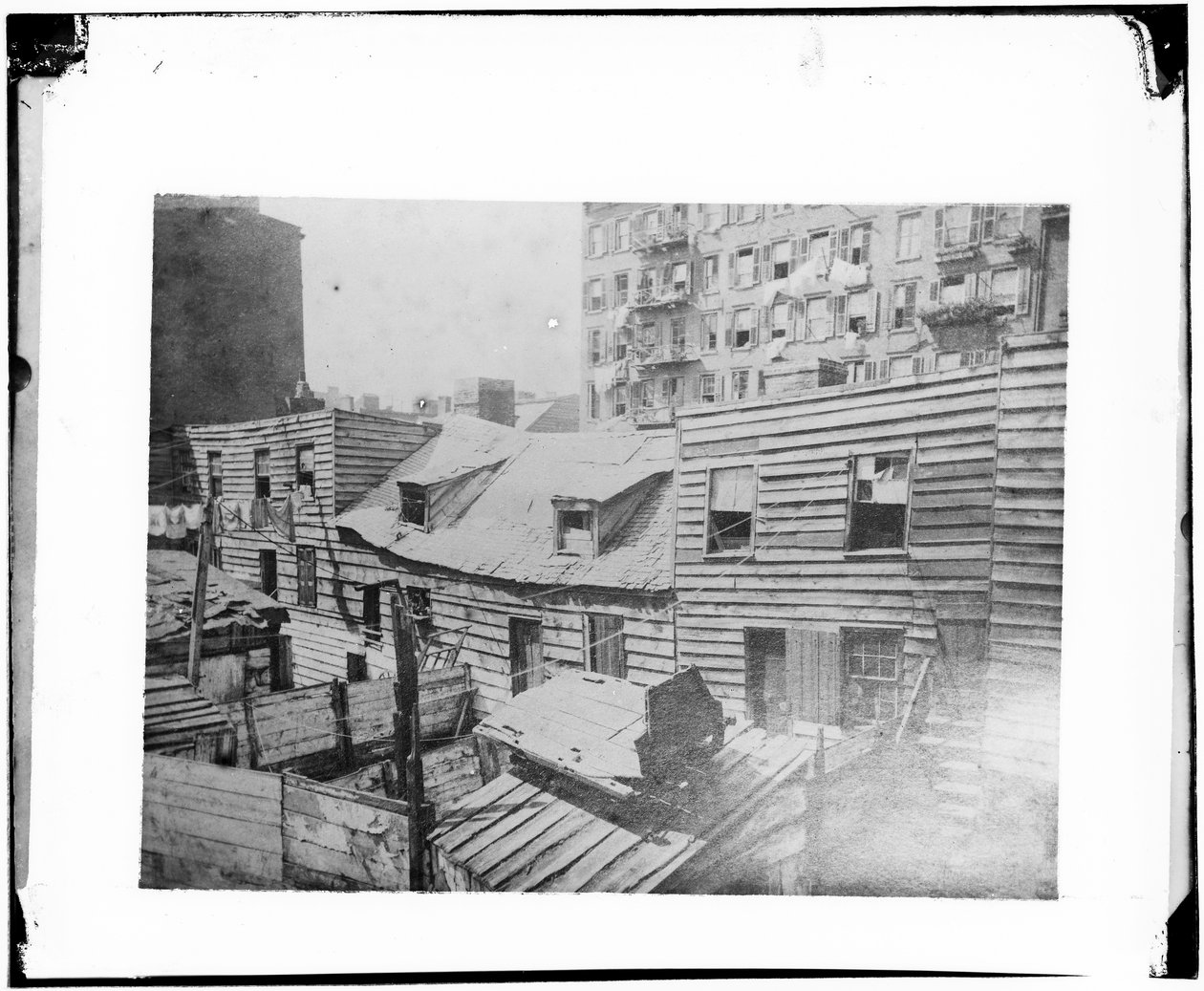 أوكار الموت ، 1872 بواسطة المدرسة الأمريكية