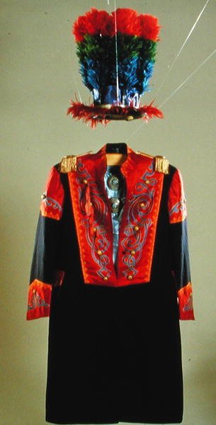 Osage womans فستان الزفاف من أوكلاهوما (نسيج) بواسطة المدرسة الأمريكية