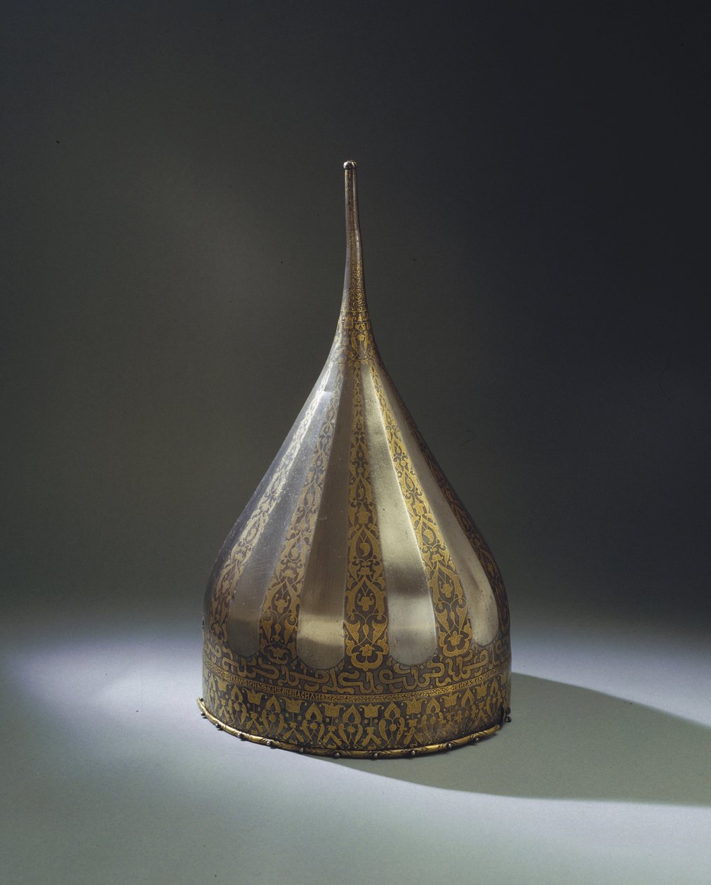 خوذة القيصر إيفان الرابع قبل 1547 بواسطة الفن الروسي القديم