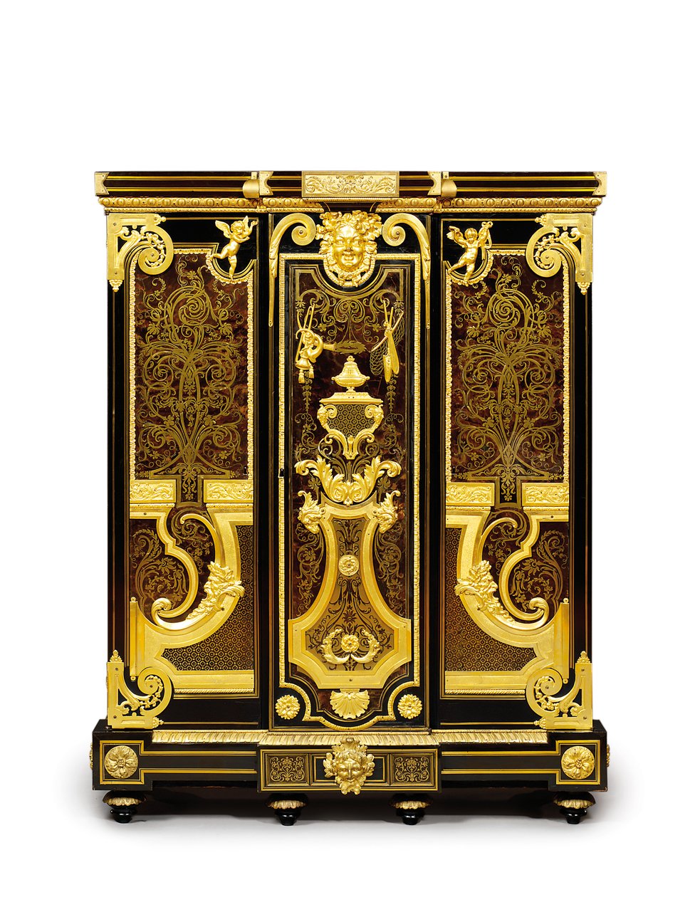 Louis XIV Petit Armoise ، c1700-10 (Ormolu ، نحاس ، ذبل السلحفاة ، خشب الأبنوس والتطعيم) بواسطة أندريه تشارلز (Attr. To) Boulle