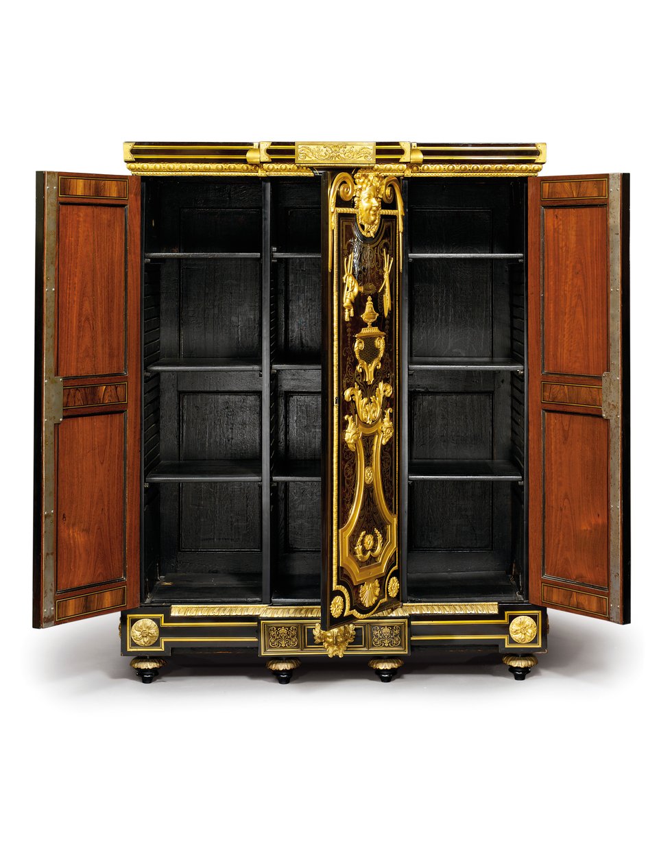 Louis XIV Petit Armoise ، c1700-10 (Ormolu ، نحاس ، ذبل السلحفاة ، خشب الأبنوس والتطعيم) بواسطة أندريه تشارلز (Attr. To) Boulle
