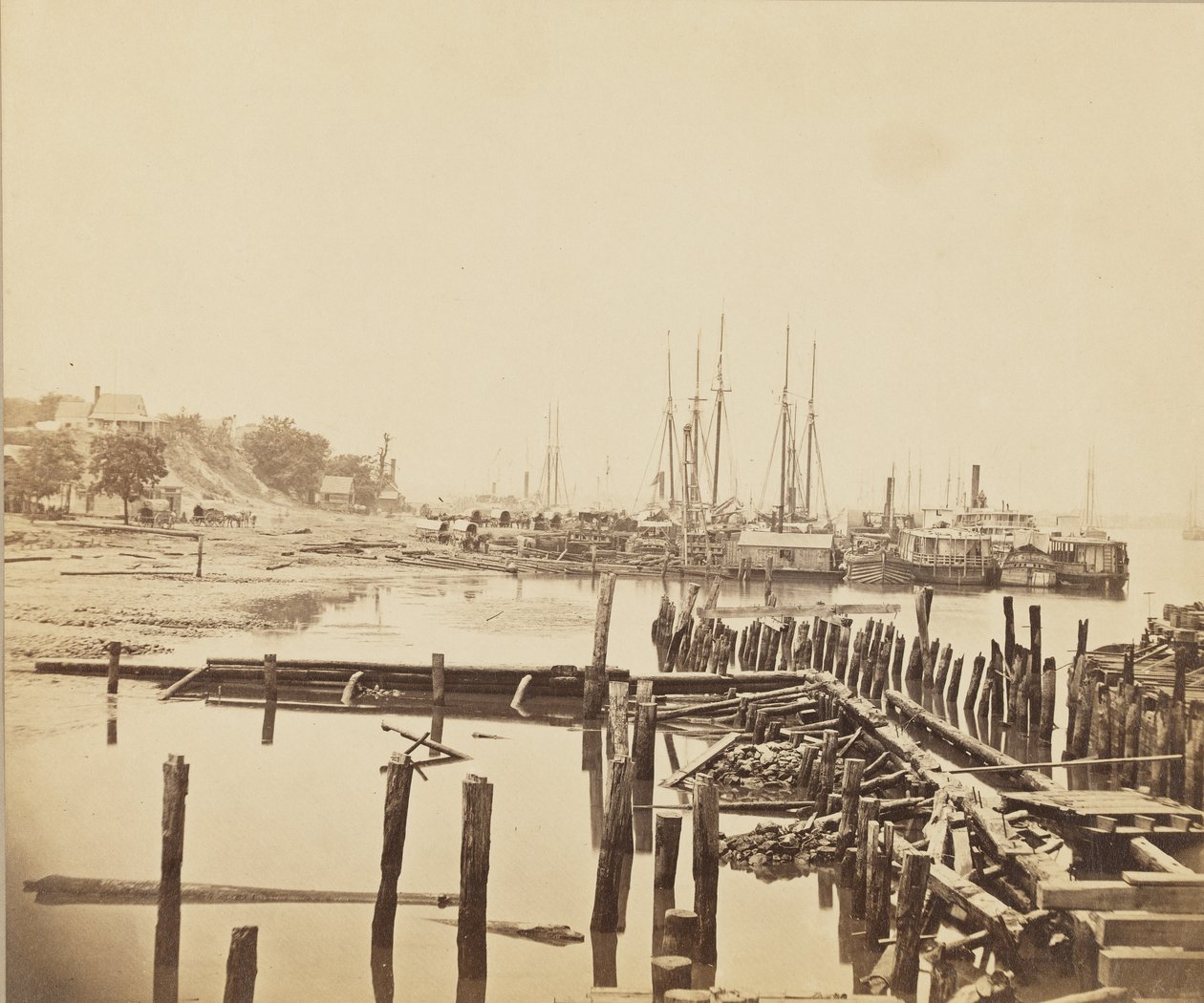 سيتي بوينت ، فرجينيا ، c.1861-1865 (مطبوعة زخرفية) بواسطة أندرو جوزيف راسل