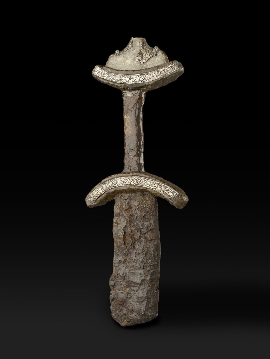سيف أبينجدون ، أواخر الساكسون ، أسلوب Trewhiddle في أواخر القرن التاسع (فضي) بواسطة الأنجلو ساكسون