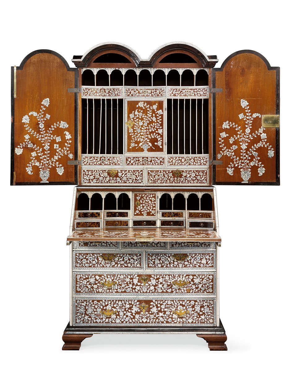 خزانة مكتب ، Vizagapatam ، حوالي 1720-30 (عاج ، خشب الساج ، خشب الأبنوس وصدفة السلحفاة) بواسطة مدرسة الأنجلو الهندية