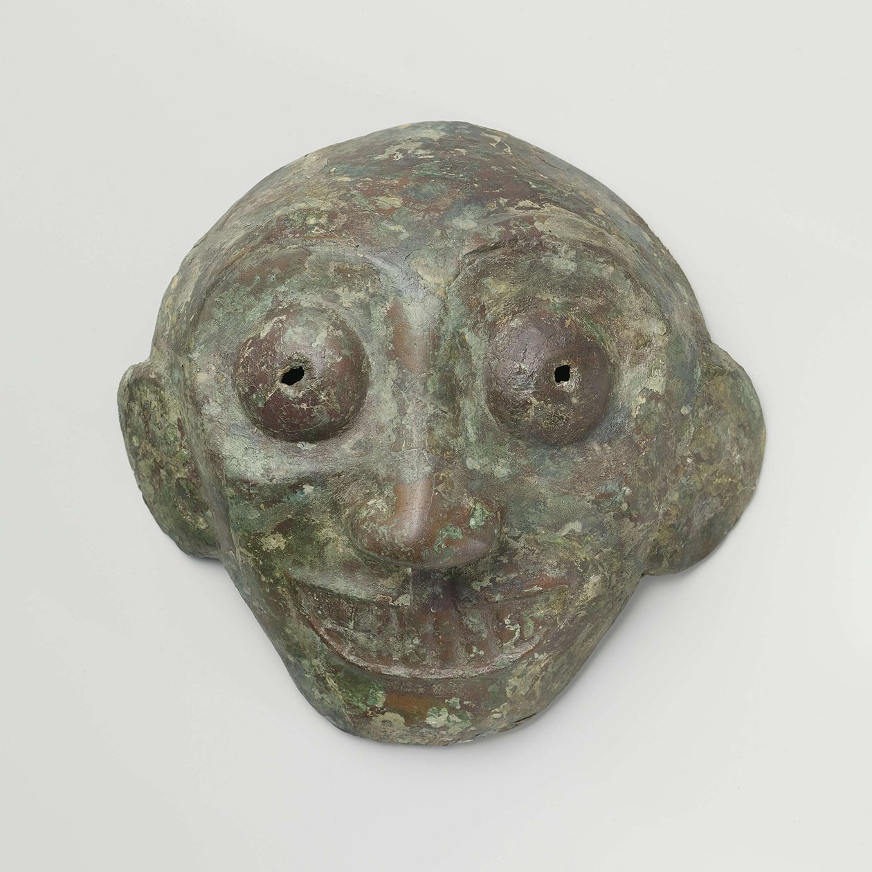 قناع البرونز الصيني ، c.1100-800 قبل الميلاد (برونزي) بواسطة غير معروف غير معروف