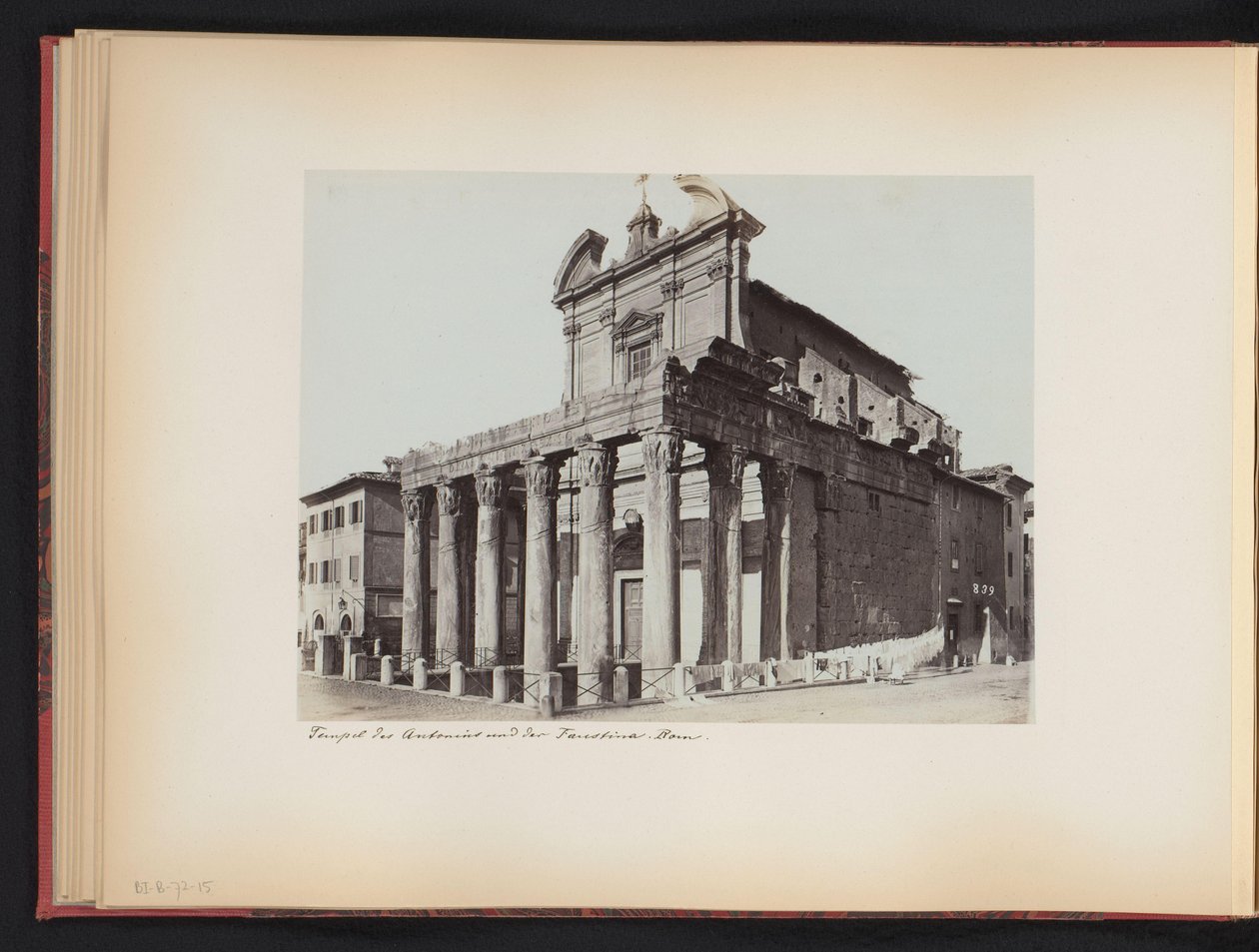 منظر لمعبد أنطونيوس وفاوستينا في المنتدى الروماني في روما ، إيطاليا Temple des Antonius und der Faustina. روم (العنوان على الكائن) بواسطة مجهول