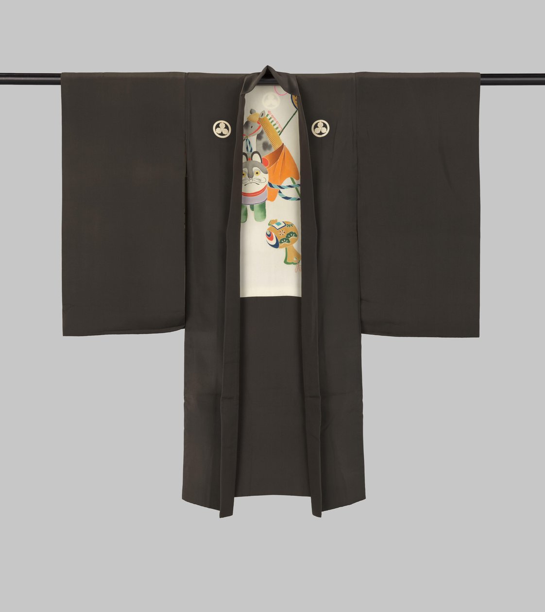 الأولاد haori مع اللعب بواسطة مجهول