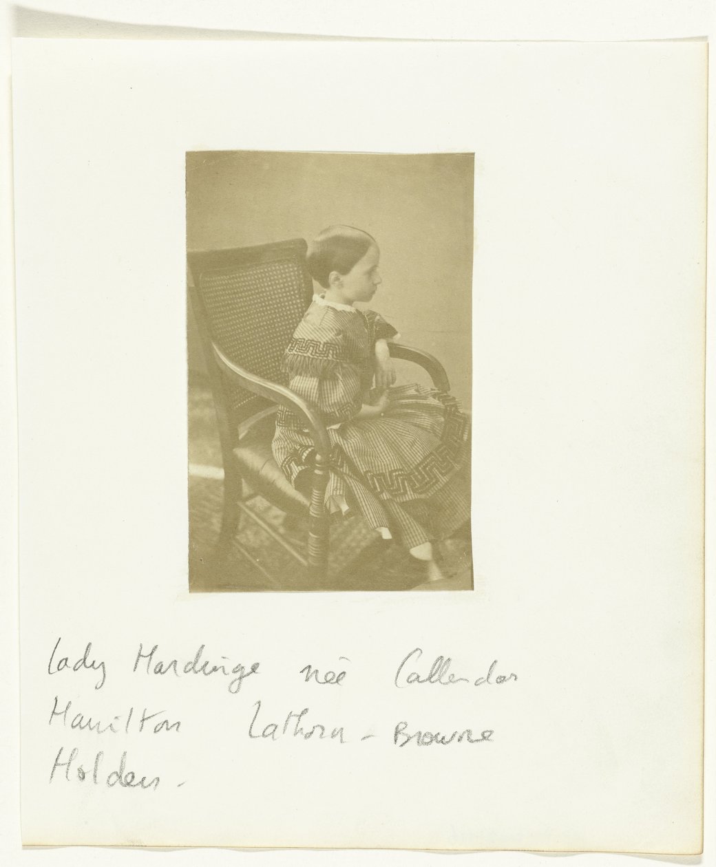 صورة لفتاة يُشار إليها باسم Lady Hardinge née Callender Hamilton Lathorn-Browne Holden بواسطة مجهول