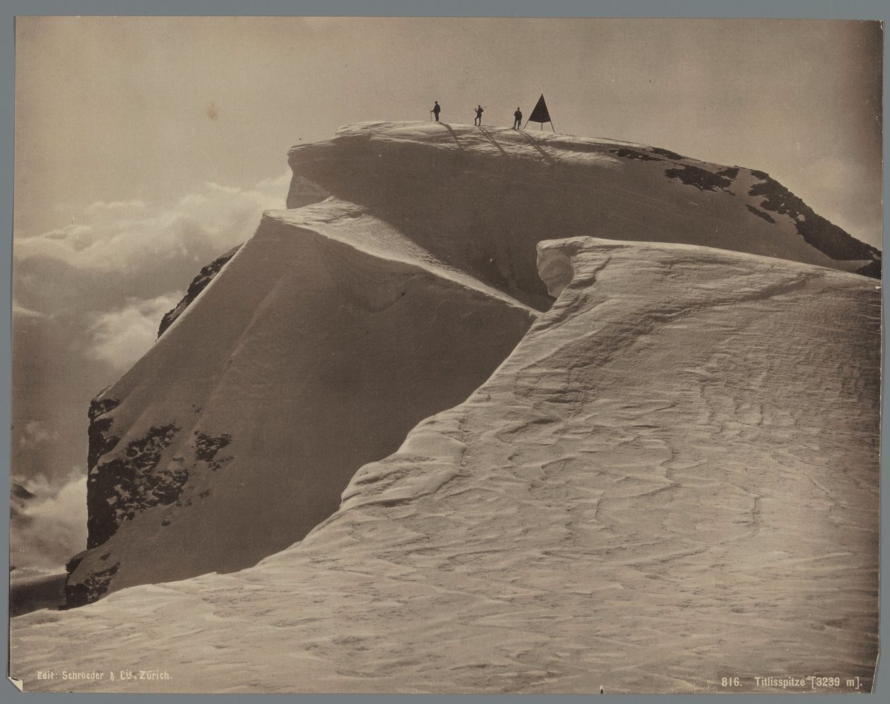 قمة Titlis بالقرب من Engelberg في سويسرا Titlisspitze [3239 م] (العنوان على الكائن) بواسطة مجهول