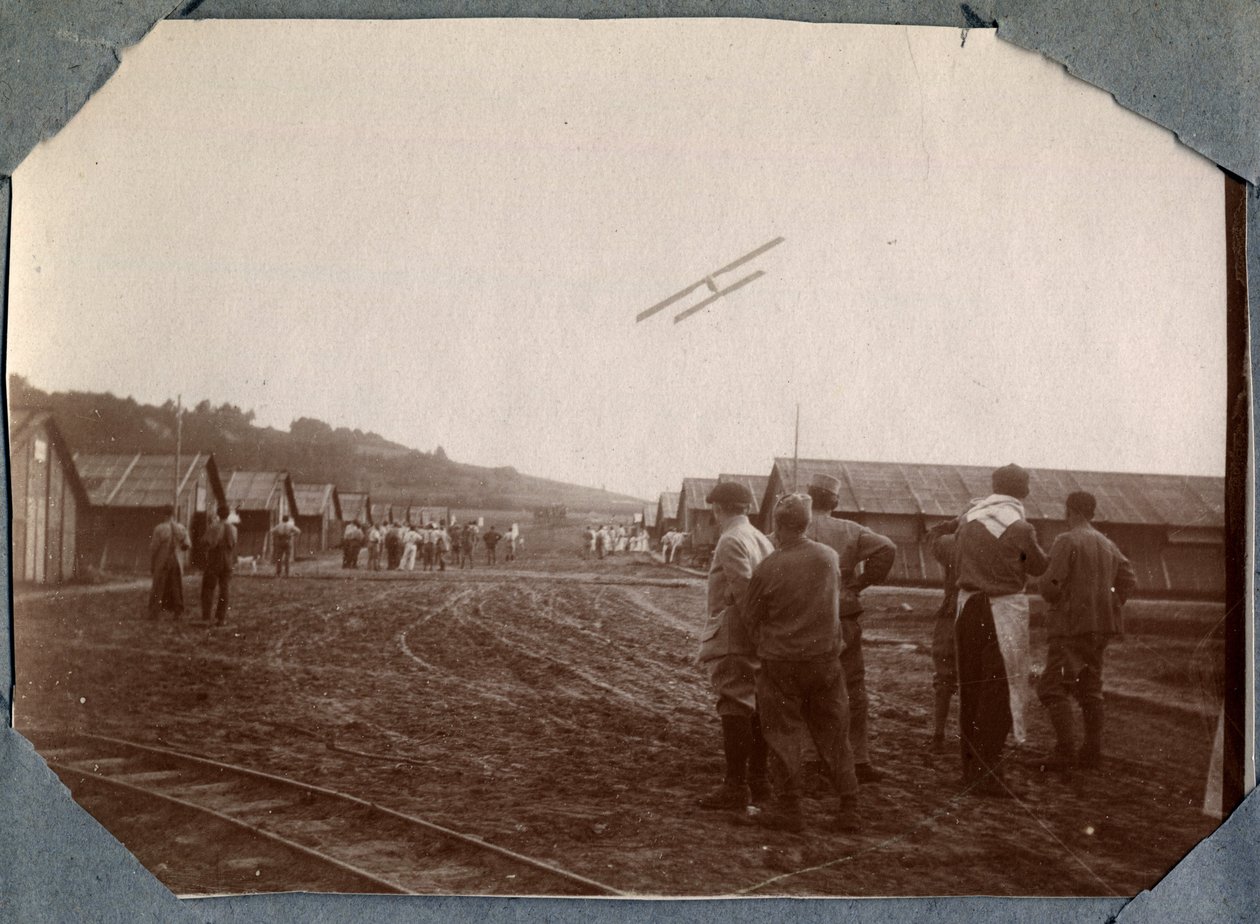 الحرب العالمية الأولى 1914-1918: سرب عسكري لمونت سانت مارتن حلّق فوق معسكر كوفيل ، مانش ، نورماندي السفلى (نورماندي السفلى) ، فرنسا. تصوير مجهول يونيو 1917. مجموعة خاصة ، ستيلا. بواسطة مجهول مجهول