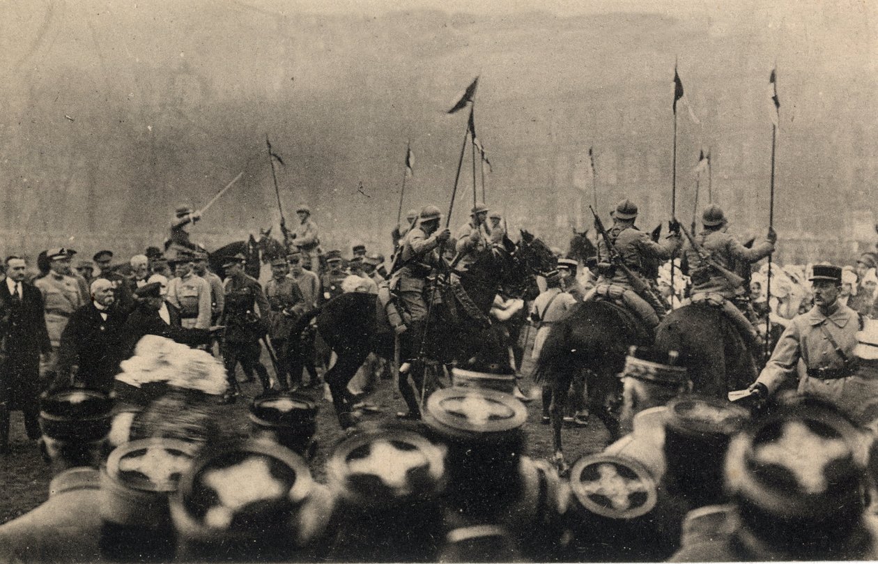 الحرب العالمية الأولى 1914-1918: زيارة الرئيس الفرنسي ريموند بوانكاريه (1860-1934) ورئيس المجلس جورج كليمنصو (1841-1929) إلى ميتز في 8 ديسمبر بواسطة مجهول مجهول