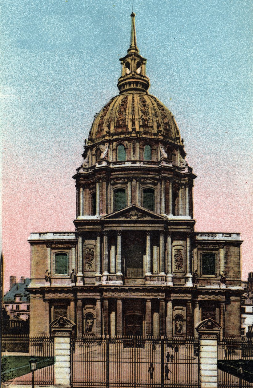 Paris: exterior view of the Dome of the Hotel des Invalides realized by Jules Hardouin Mansart (1646-1708) on a project by Liberal Bruand. Photograph of 1920 in “” Artistic Album”” of the city of Paris. Private collection. بواسطة مجهول مجهول