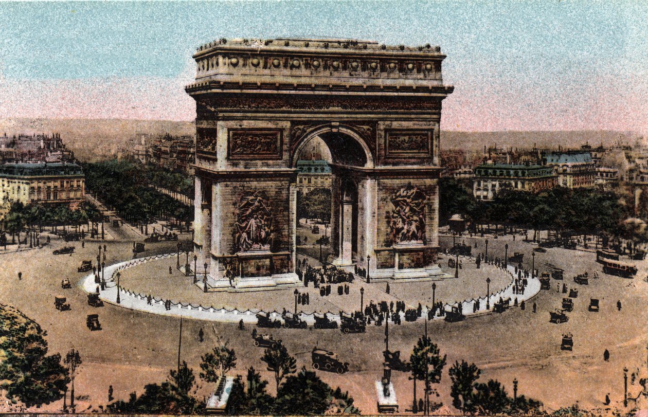باريس: منظر لقوس النصر وقبر الجندي المجهول في Place de l'Etoile. صورة عام 1920 في "" ألبوم فني "لمدينة باريس. مجموعة خاصة. بواسطة مجهول مجهول