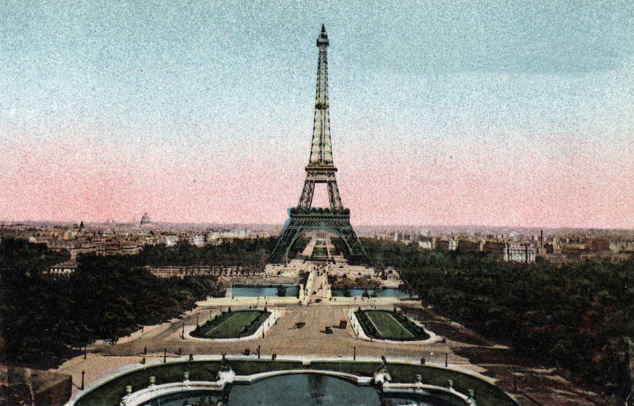 باريس: منظر لحدائق تروكاديرو مع برج إيفل وجسر إينا على نهر السين. صورة عام 1920 في "" ألبوم فني "لمدينة باريس. مجموعة خاصة. بواسطة مجهول مجهول
