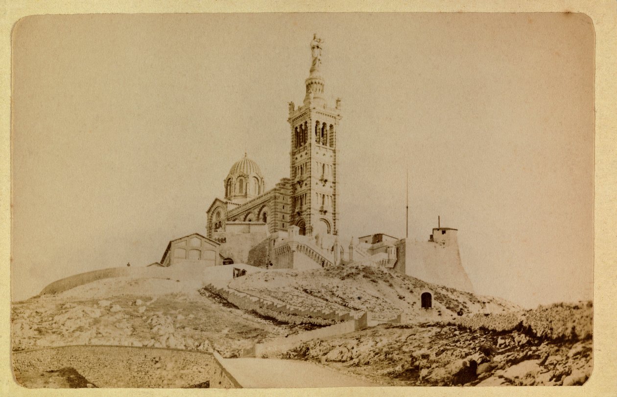 مدينة مرسيليا ومحيطها حوالي 1885-1890: Notre Dame de la garde، Private Collection بواسطة مجهول مجهول