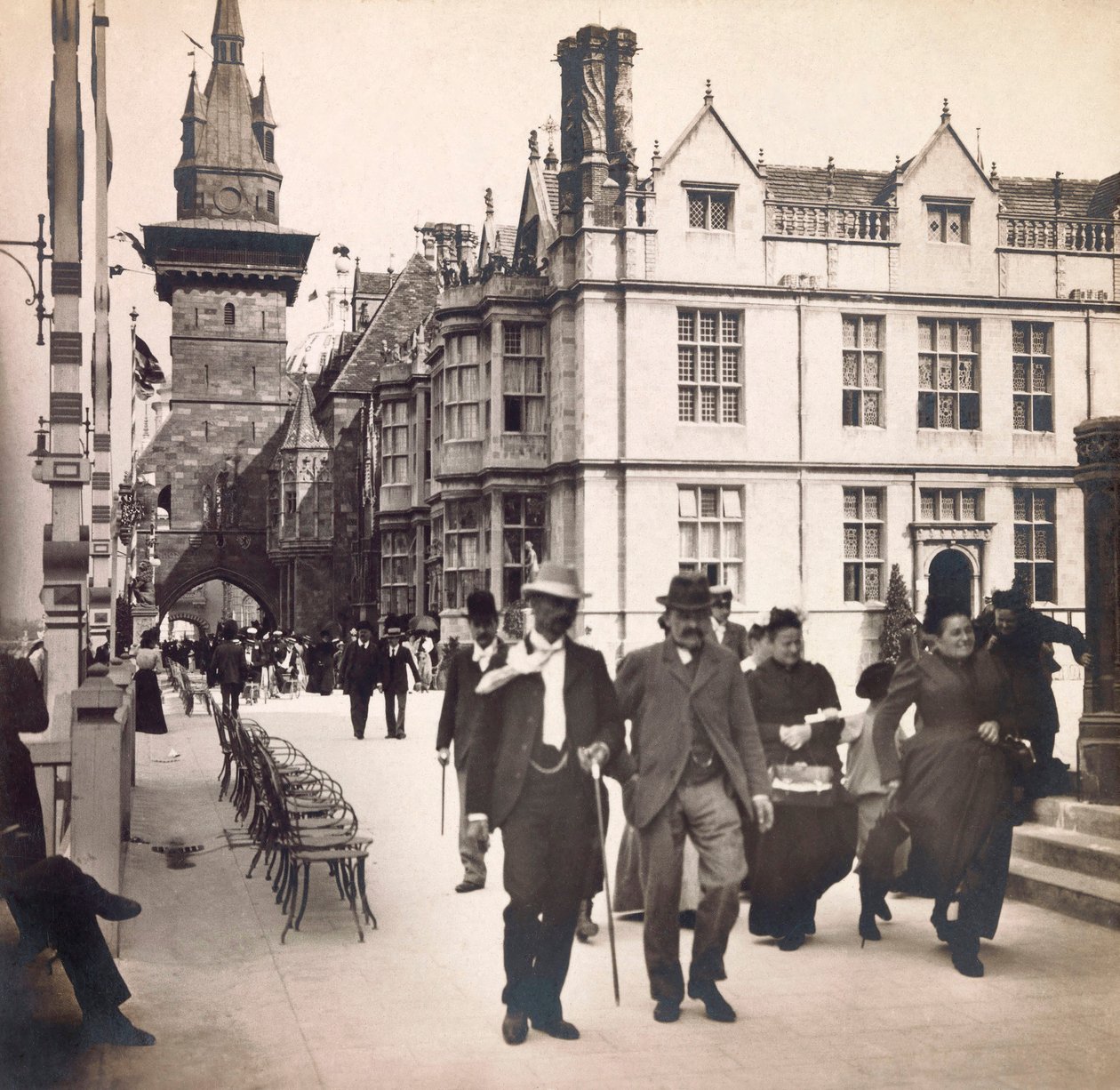 المعرض العالمي لعام 1900 - المعرض العالمي لعام 1900 في باريس: La rue des Nations - مجموعة خاصة بواسطة مجهول مجهول