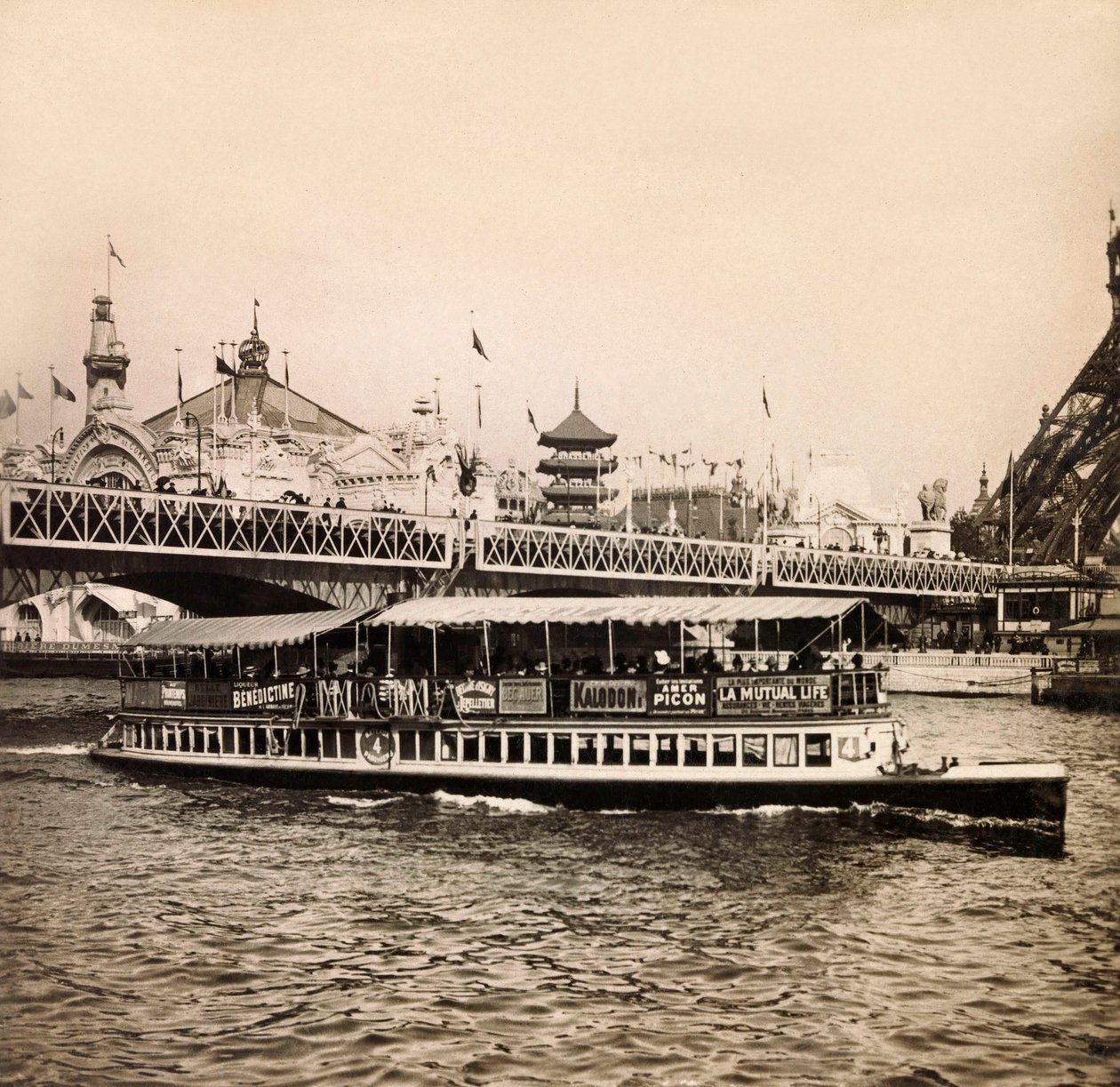 المعرض العالمي لعام 1900 - المعرض العالمي لعام 1900 في باريس: Le pont d'Iena - مجموعة خاصة بواسطة مجهول مجهول