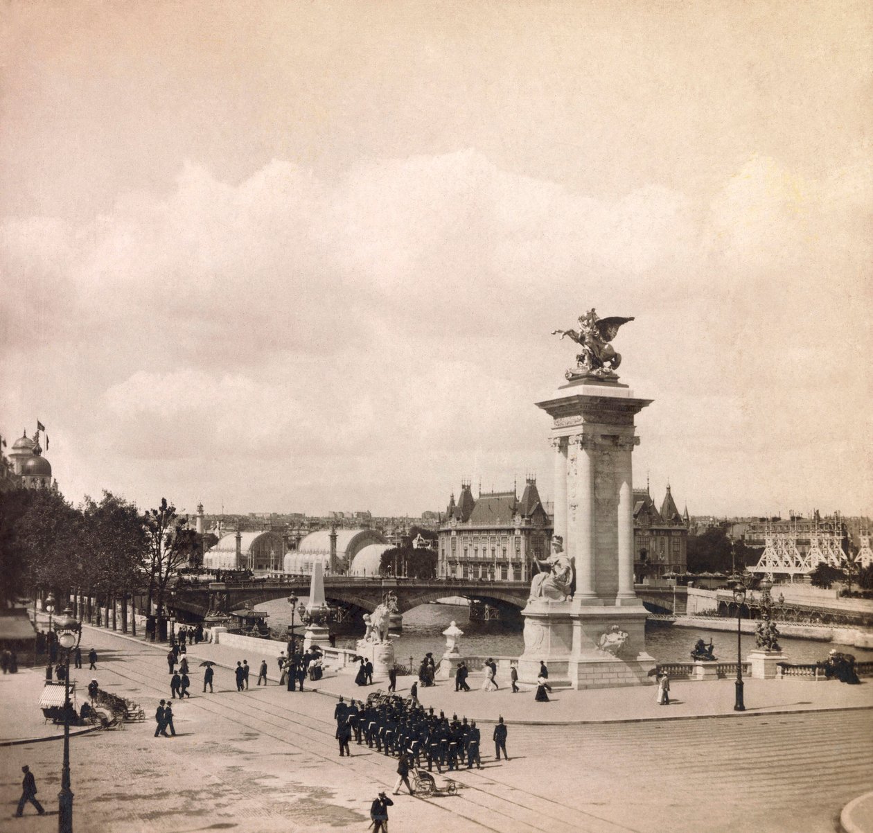 المعرض العالمي لعام 1900 - المعرض العالمي لعام 1900 في باريس: Pylone du pont Alexandre III - مجموعة خاصة بواسطة مجهول مجهول
