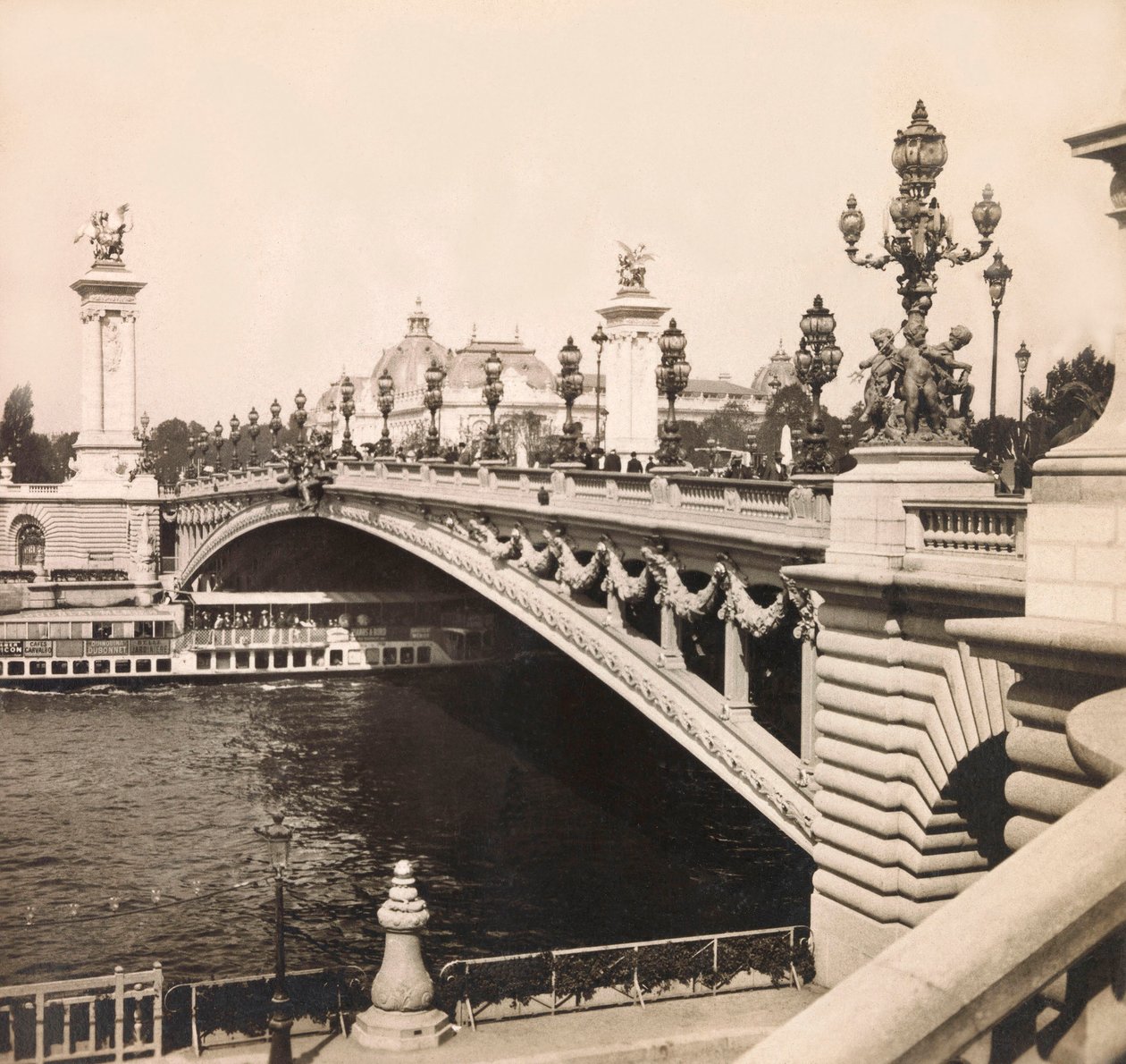 المعرض العالمي لعام 1900 - المعرض العالمي لعام 1900 في باريس: جسر ألكسندر الثالث - مجموعة خاصة بواسطة مجهول مجهول