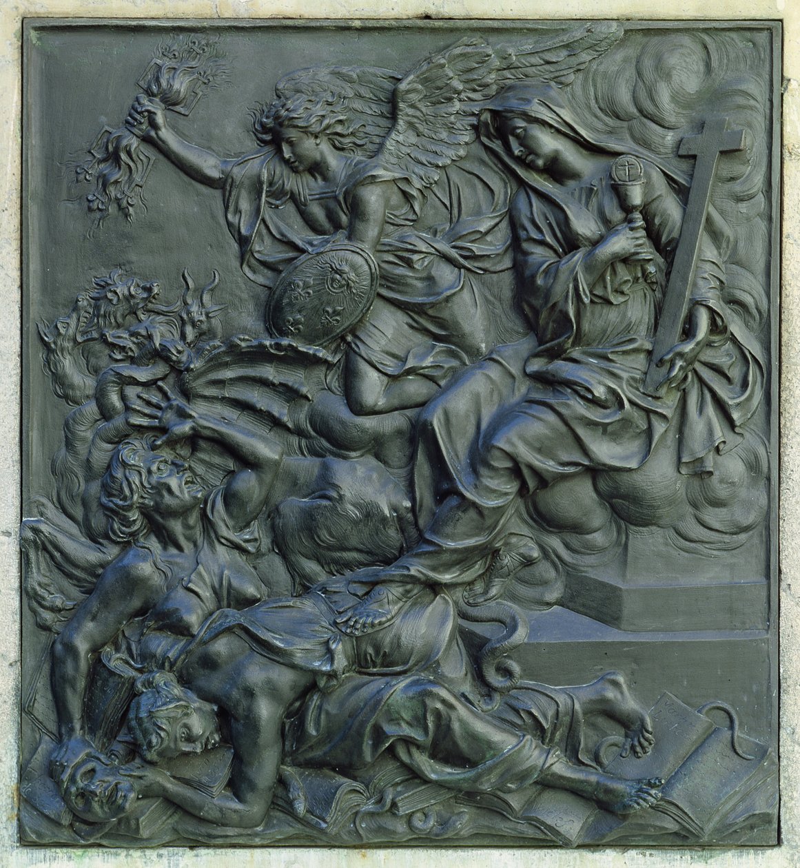ملاك فرنسا طرد الزنادقة ، تفاصيل من قاعدة تمثال لويس الرابع عشر ، c.1687 (برونزية) بواسطة أنطوان كويسيفوكس