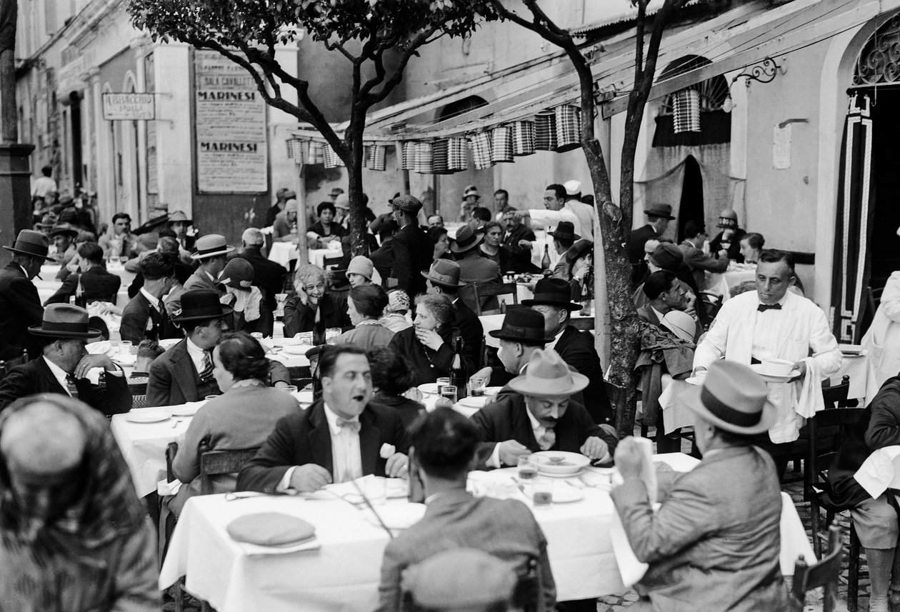 تراتوريا في الهواء الطلق في روما ، ج .1927 (لوحة زجاجية) بواسطة أرماندو بروني