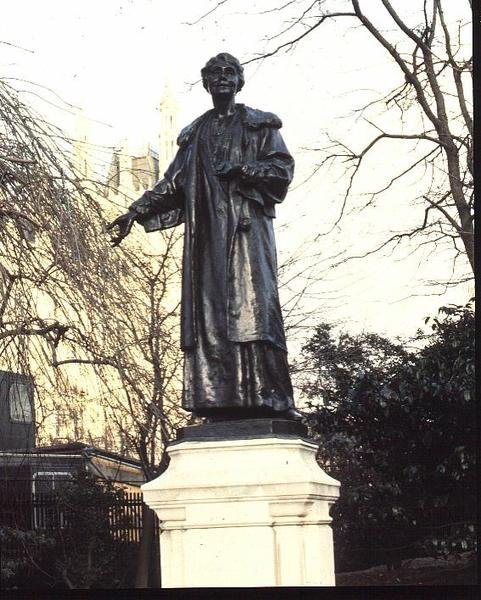 تمثال إيميلين بانكهورست (1857-1928) 1930 (برونزي) بواسطة آرثر جورج ووكر