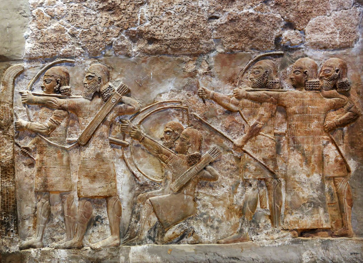 رماة الجيش الآشوريون يحتلون مدينة محصنة ، إغاثة من نمرود ، حوالي 865 قبل الميلاد بواسطة الآشورية