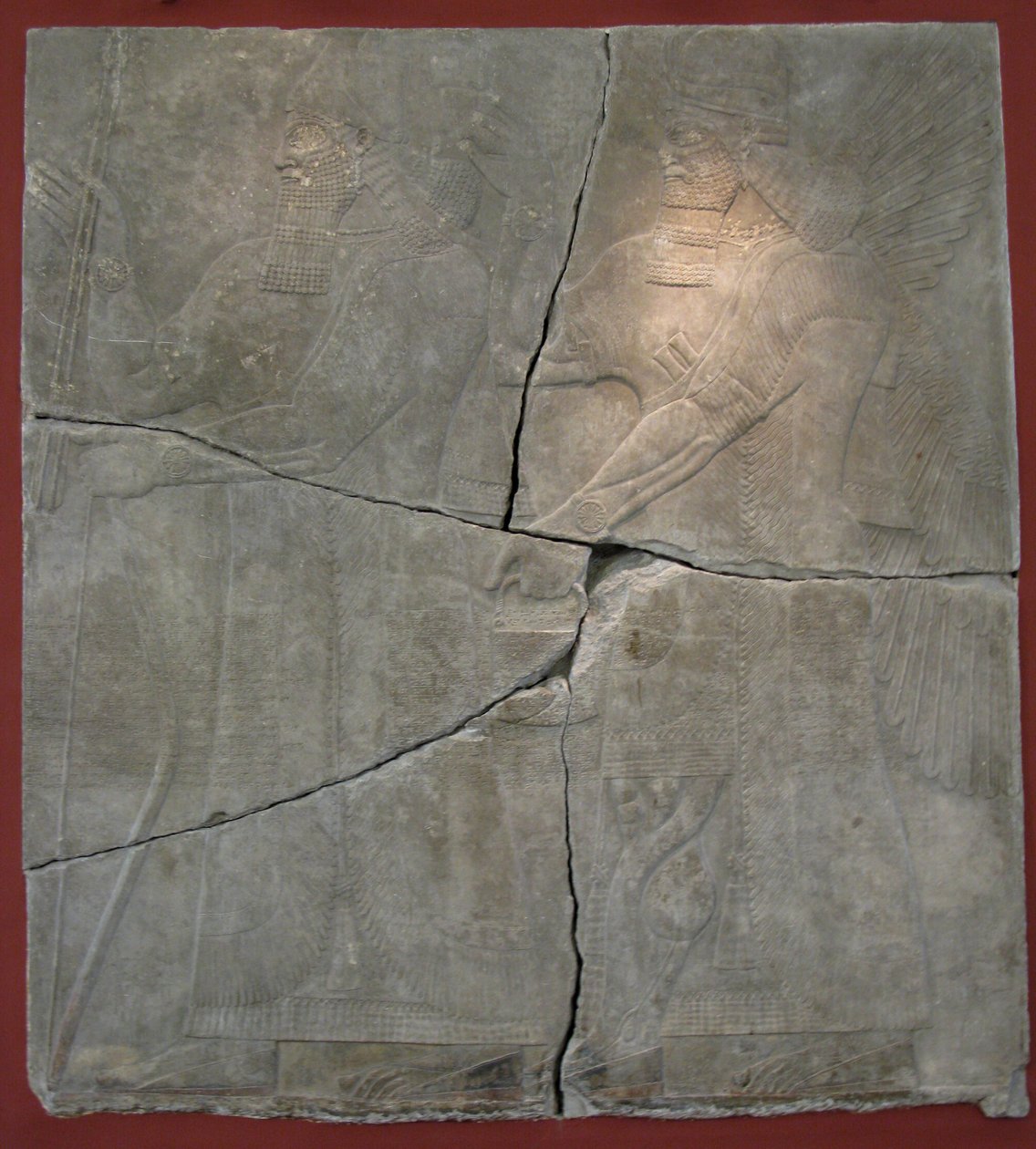 الملك Ashurnasirpal الثاني وإلهه. نقش من قصر Ashurnasirpal II في Kalhu ، نمرود ، القرن التاسع قبل الميلاد بواسطة الآشورية