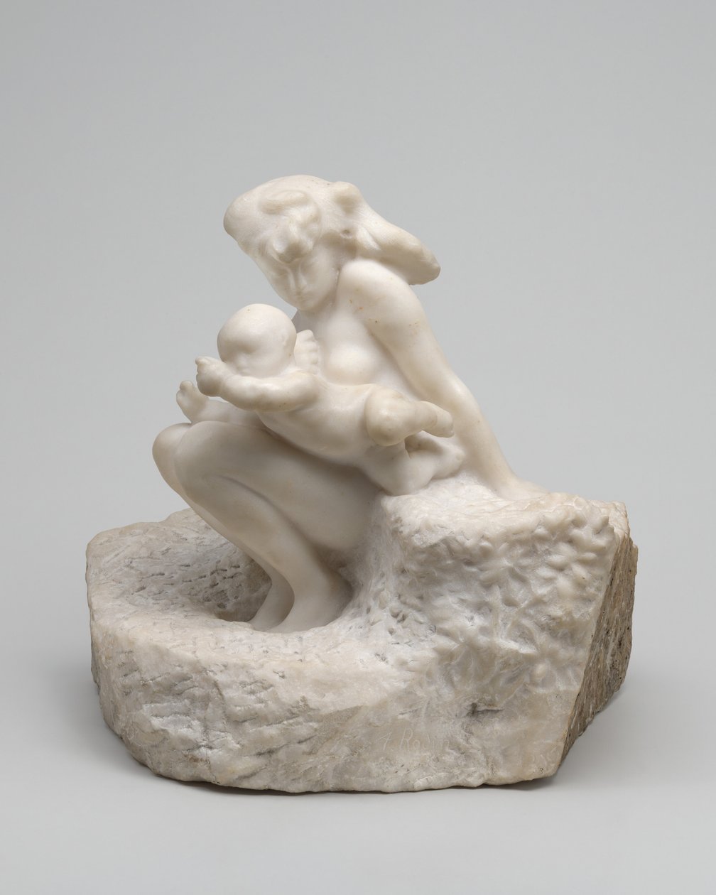 المرأة والطفل في الأصل Première Impression d'Amour ، نموذج ج. 1885 ، منحوتة ج. 1900-1901. بواسطة أوغست رودين