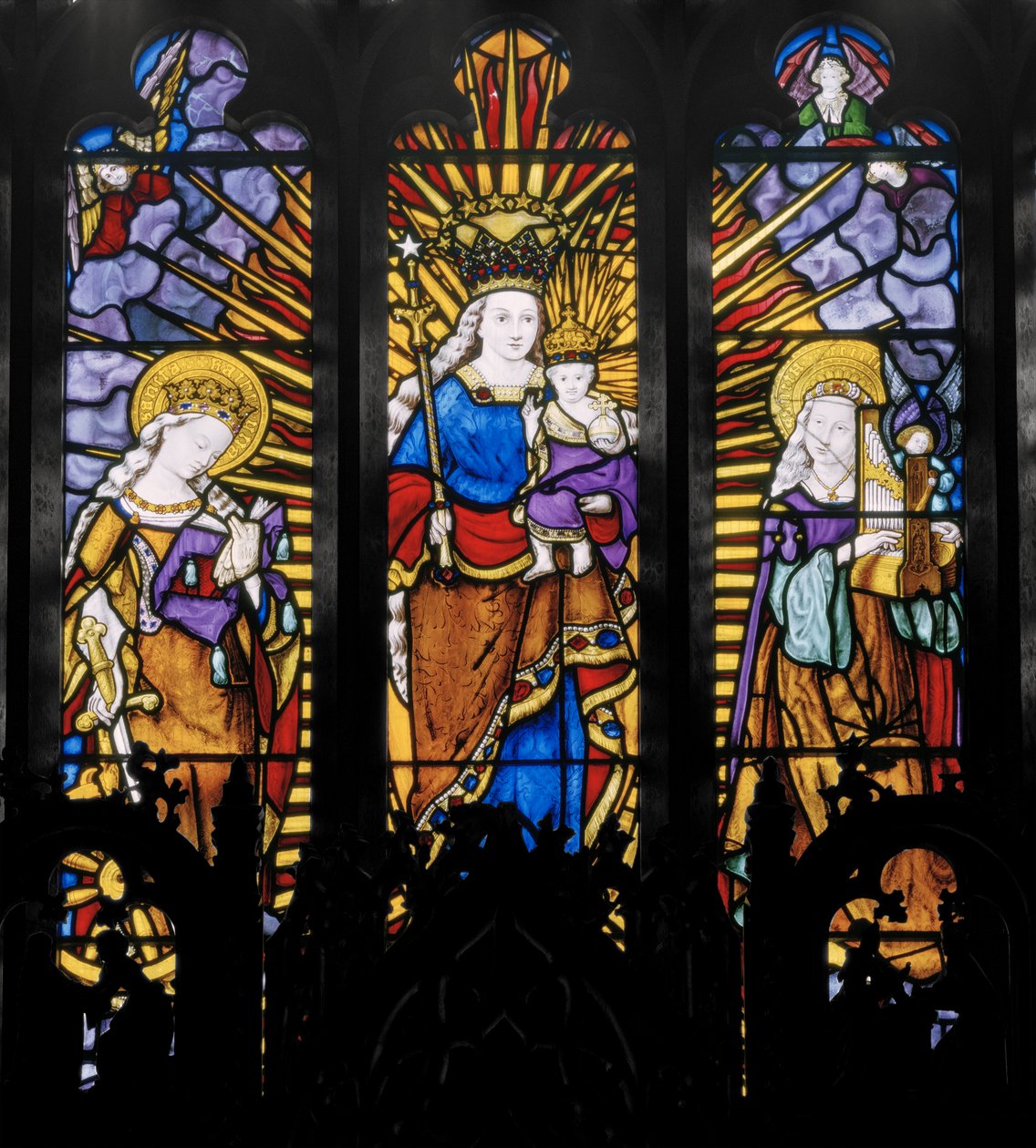 النافذة المركزية للحنية ، عذراء وطفل مع قديسين ، 1837 (زجاج ملون) بواسطة Augustus Welby Northmore Pugin