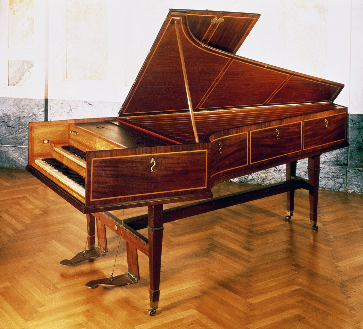 Harpsichord ينتمي إلى فرانز جوزيف هايدن (1732-1809) بواسطة المدرسة النمساوية