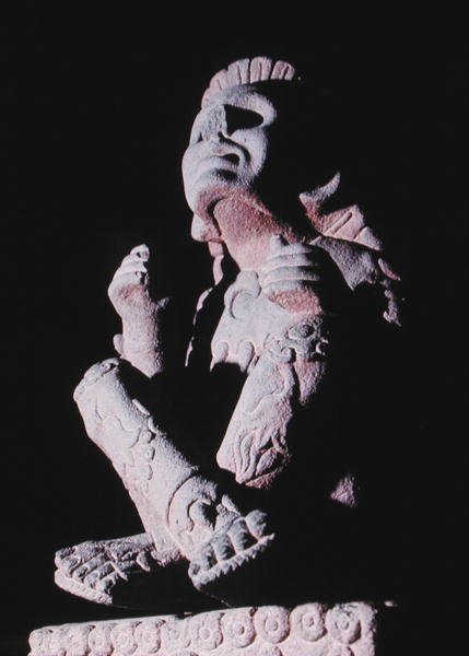 Xochipilli (انظر أيضًا 217529) ، العصر الكلاسيكي المتأخر (1300-1521) (الحجر) بواسطة ازتيك ازتيك