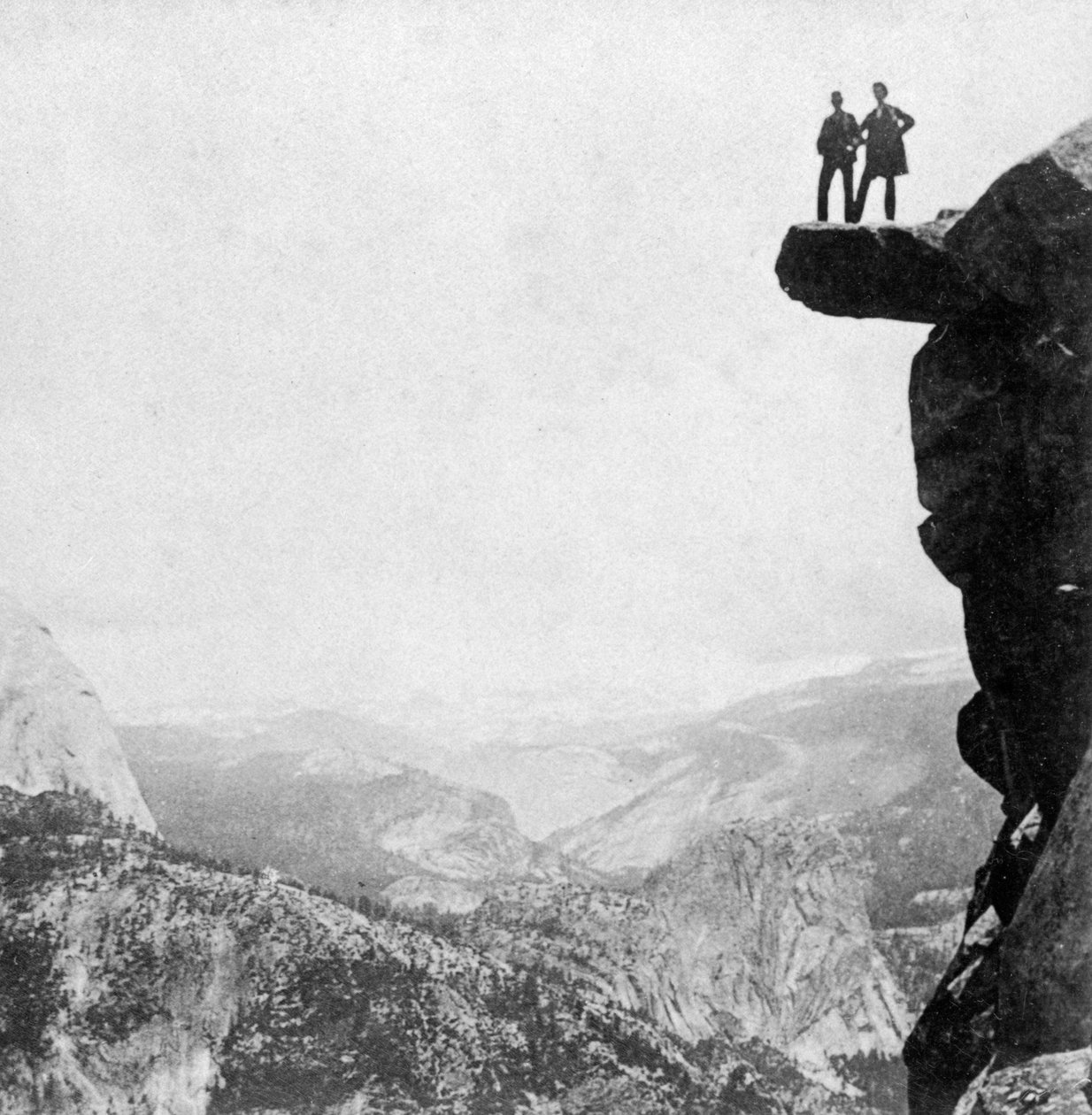 وادي يوسمايت ، كاليفورنيا ، 1894. بواسطة بي دبليو كيلبورن