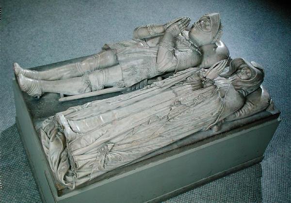 دمى آن دي مونتمورنسي (1493-1567) كونستابل ومارشال فرنسا ومادلين من سافوي (1510-86) دوقة مونتمورنسي ، حوالي 1567 و 1586 (رخام) (انظر أيضًا 229955) بواسطة بارتيليمي بريور