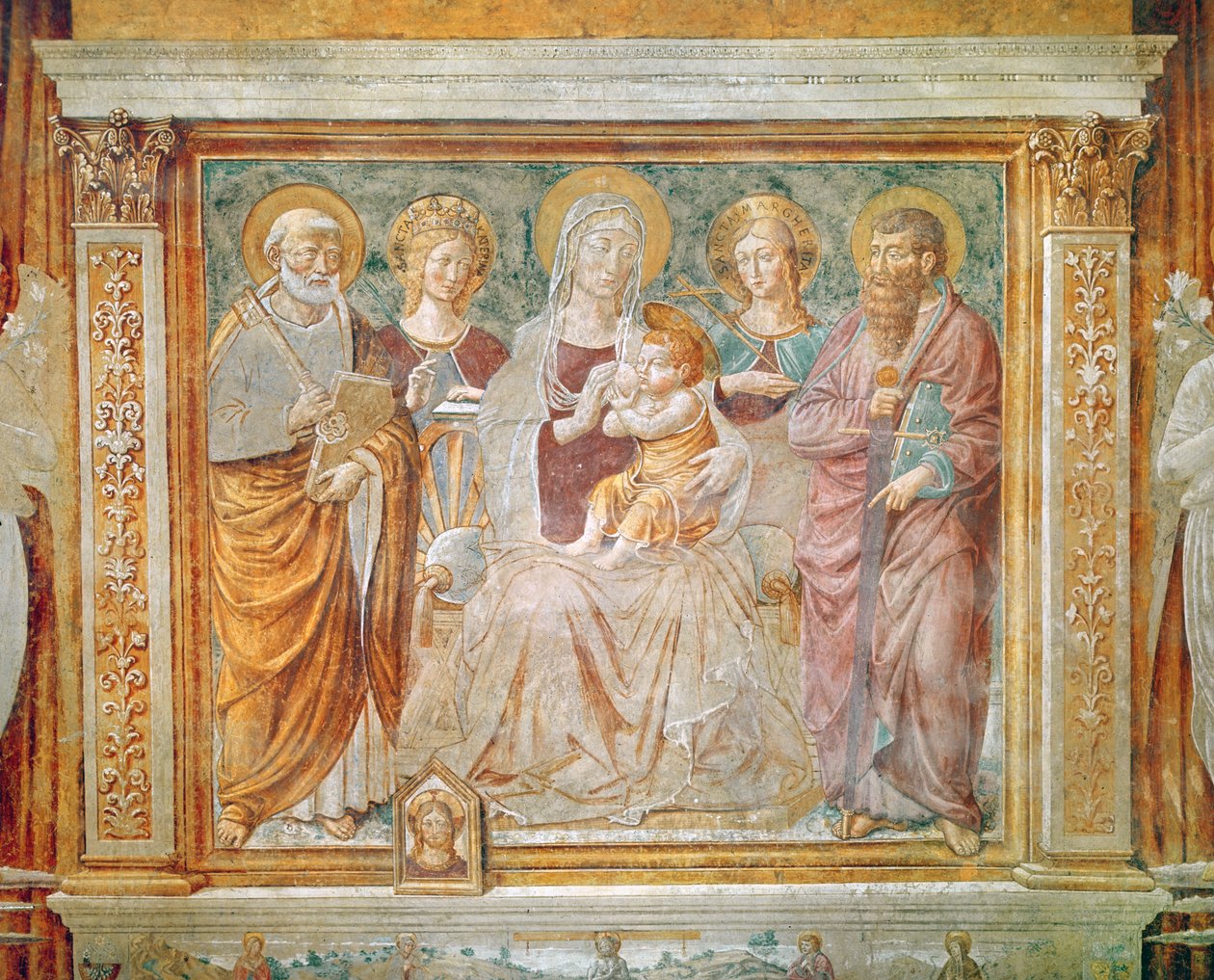 العذراء والطفل محاطان بالقديس ميخائيل وسانت كاترين والقديسة مارجريت والقديس بولس بواسطة Benozzo di Les di Sandro Gozzoli
