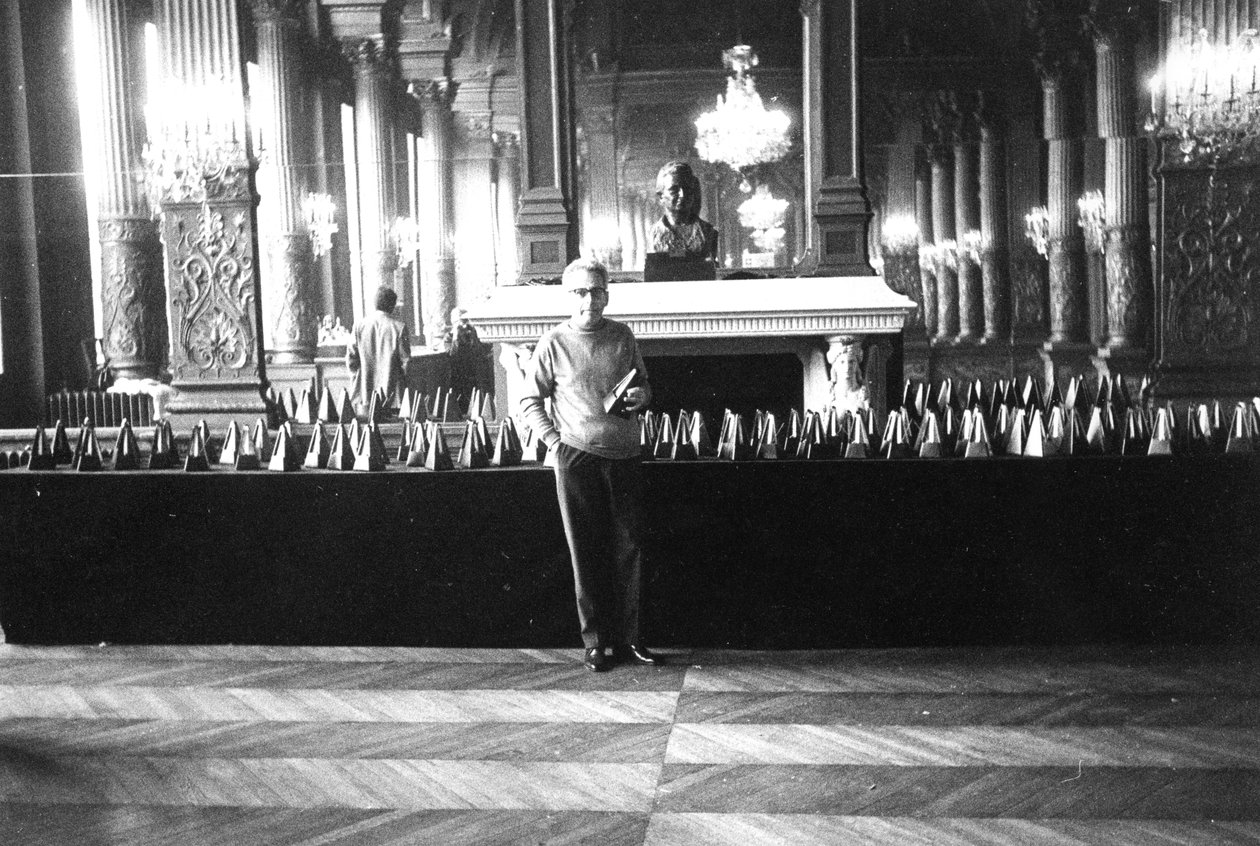 جيويرجي ليجيتي بواسطة 