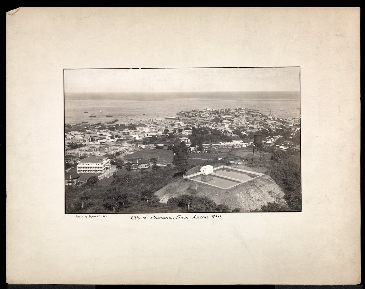 منظر جوي لمدينة بنما ، 1912 أو 1913 (طباعة الجيلاتين الفضي) بواسطة شركة بايرون