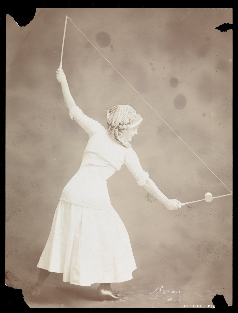 أنيت كيلرمان ، c.1900 (طباعة جيلاتين الفضة) بواسطة شركة بايرون