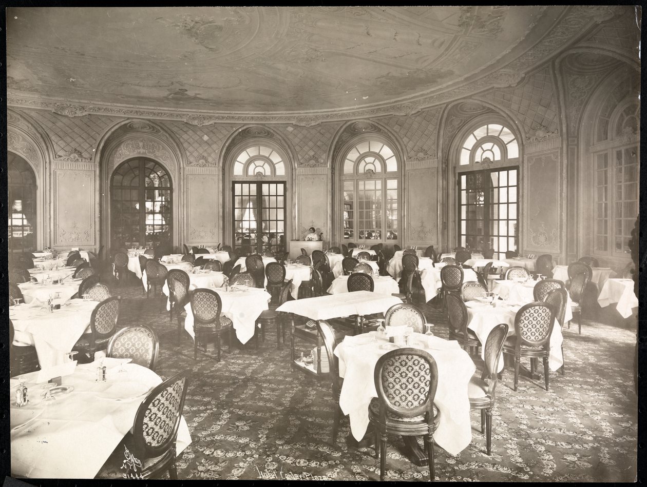 غرفة الطعام في فندق كوبلي بلازا ، بوسطن ، 1912 أو 1913 (طباعة الجيلاتين الفضي) بواسطة شركة بايرون