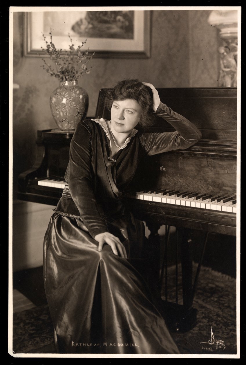 Kahleen MacDonell ، c.1914 (طباعة الجيلاتين الفضي) بواسطة شركة بايرون