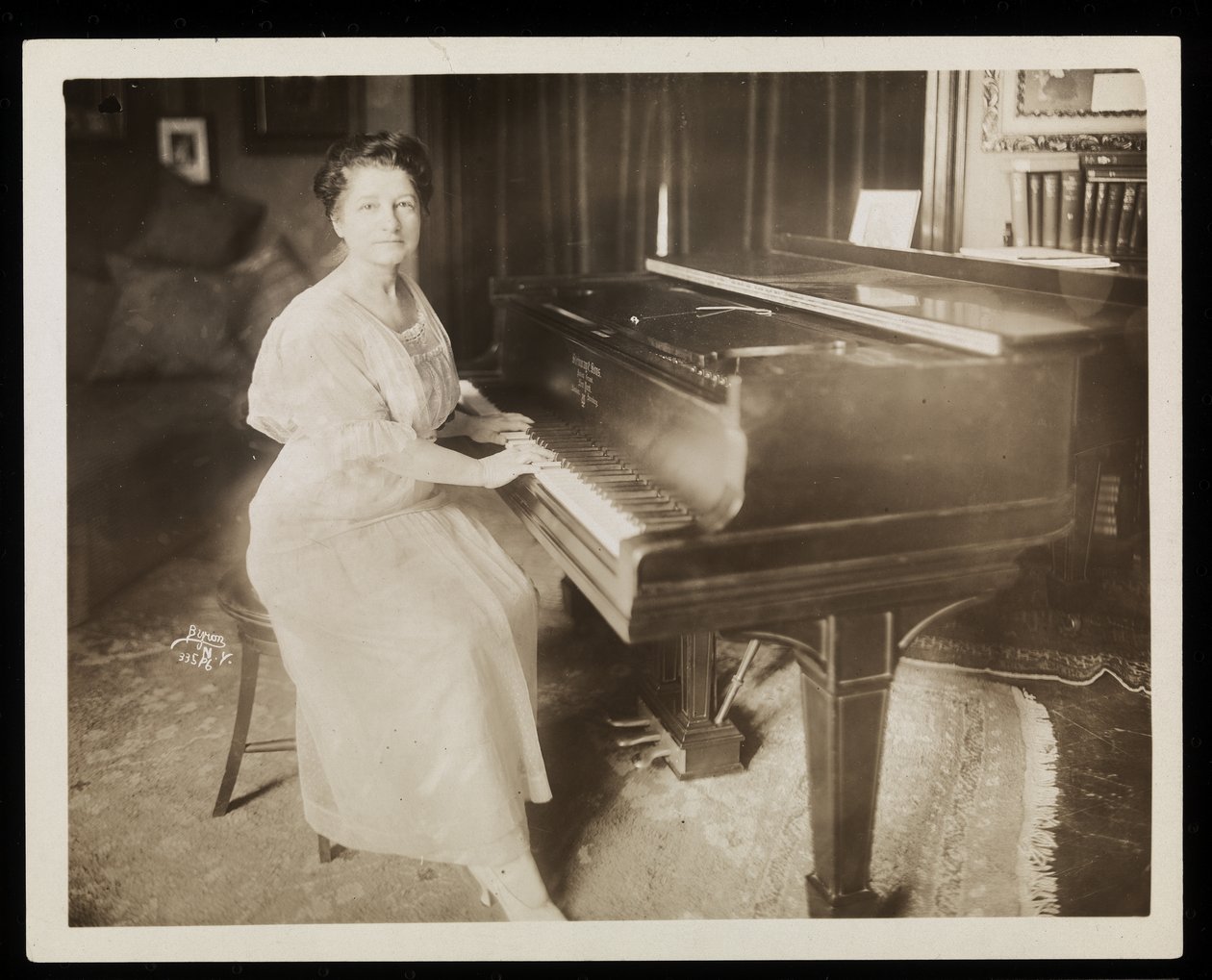 Miss Murray Louise Todd، 1915-6 (طباعة الجيلاتين الفضي) بواسطة شركة بايرون