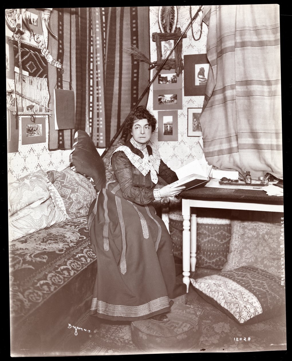 السيدة لوتي ب. باركر ، 1901 (طباعة الجيلاتين الفضي) بواسطة شركة بايرون