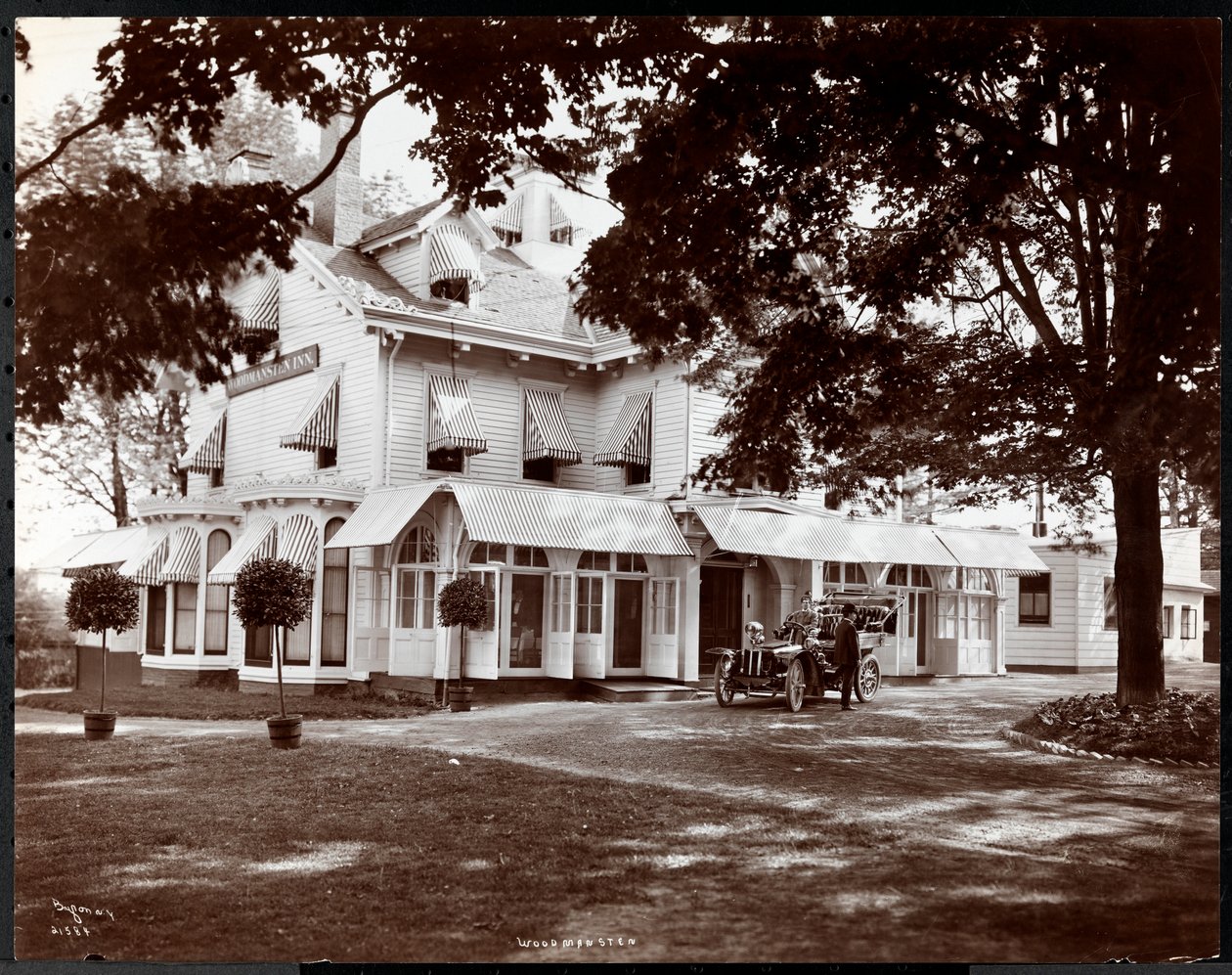 The Woodmansten Inn ، ويستشستر ، نيويورك ، 1906 (طباعة الجيلاتين الفضي) بواسطة شركة بايرون