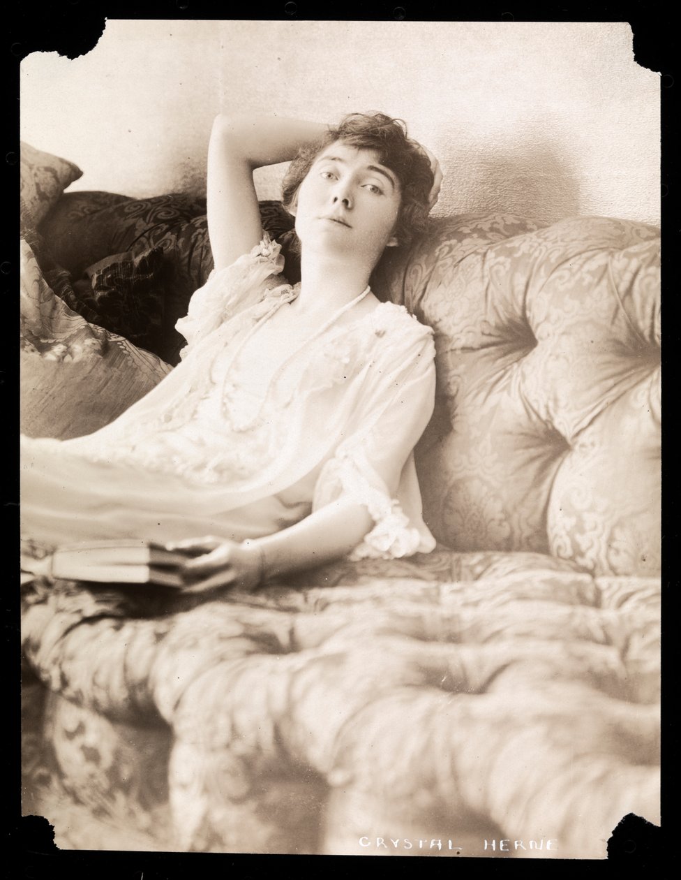 Crystal Herne ، 1895-1915 (طباعة الجيلاتين الفضي) بواسطة شركة بايرون