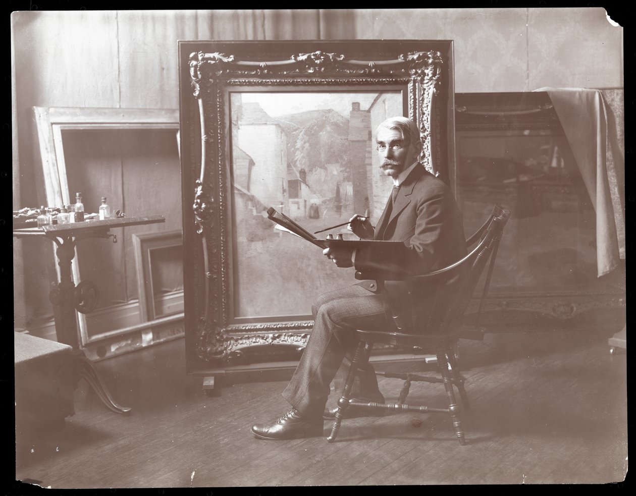 HB Snell في مرسمه ، نيويورك ، 1907 (طباعة الجيلاتين الفضي) بواسطة شركة بايرون