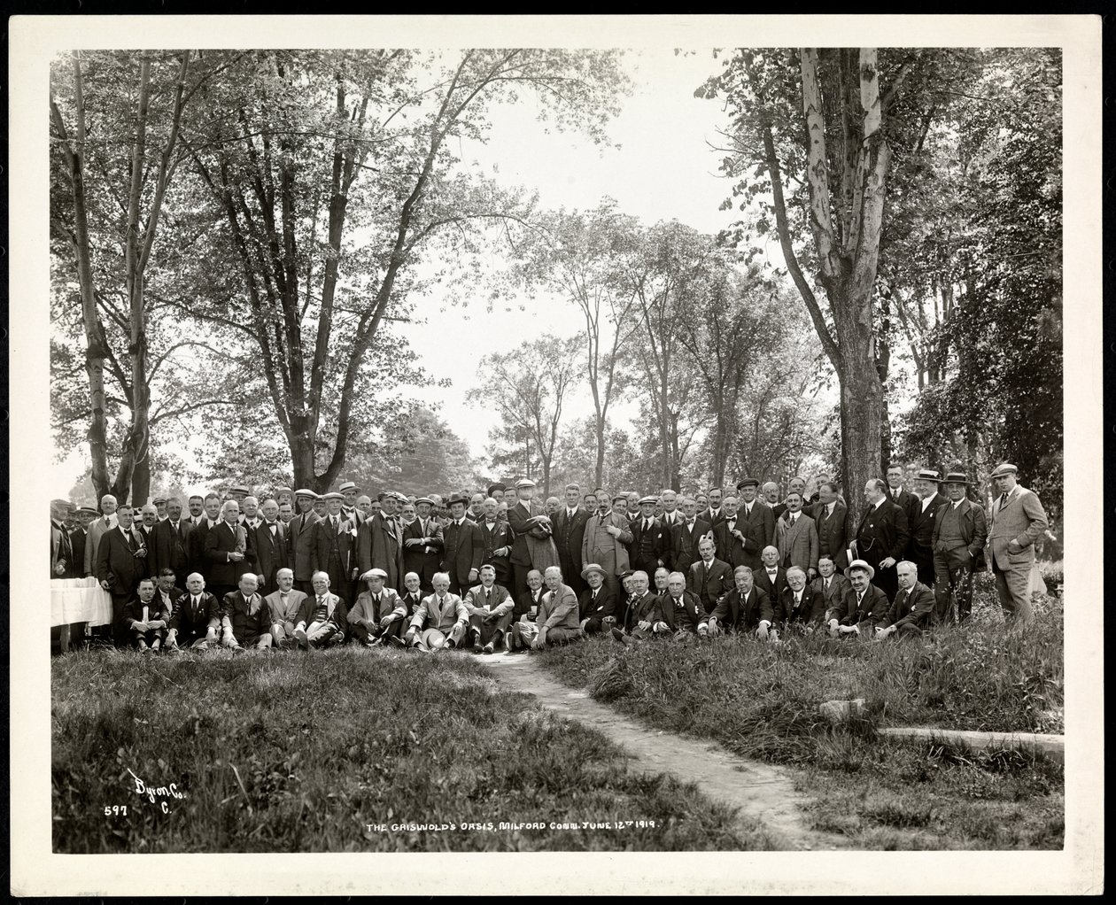 مديري الفنادق في The Griswold&39;s Oasis ، Milford ، Conneticut ، 12 يونيو 1919 (طباعة الجيلاتين الفضي) بواسطة شركة بايرون