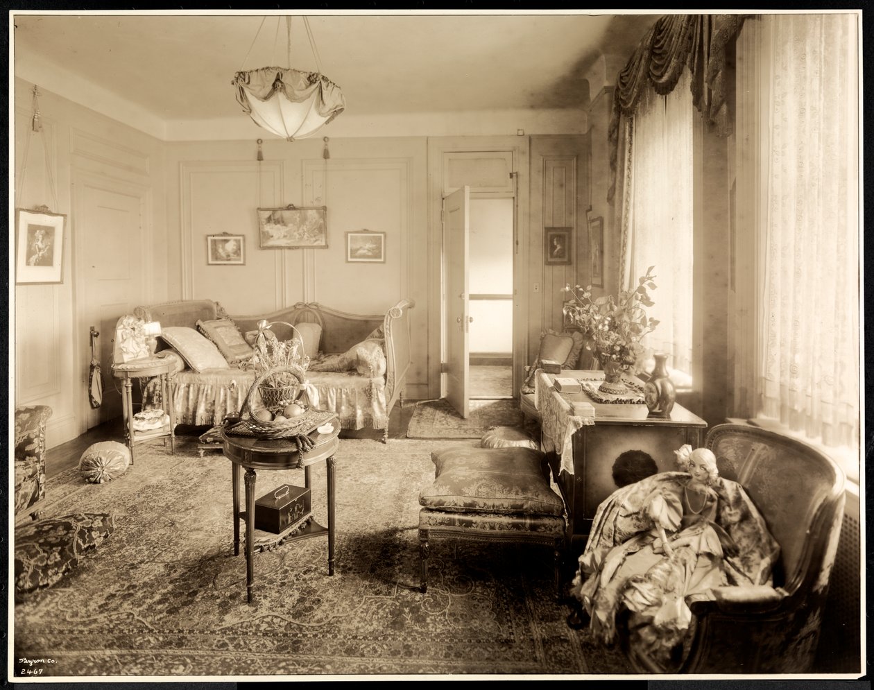غرفة الرسم للجناح 1047 في فندق ماجستيك ، 1925 (طباعة الجيلاتين الفضي) بواسطة شركة بايرون