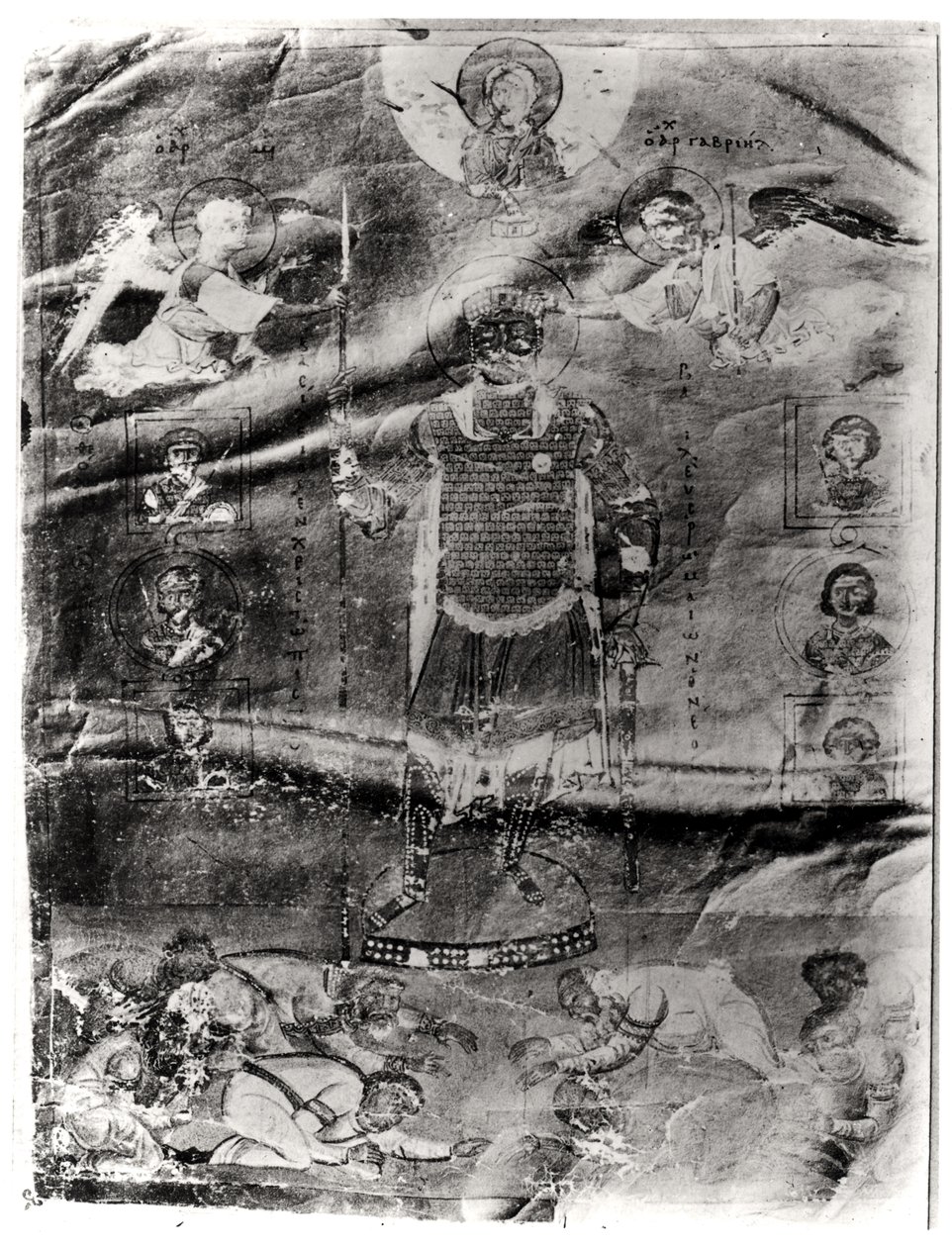 السيدة Marcianus Gr 17 Fol 3r الإمبراطور باسل الثاني (976-1025) تتلقى من اثنين من رؤساء الملائكة تاجًا ورأسًا قدمه المسيح ، c.1004 بواسطة البيزنطية